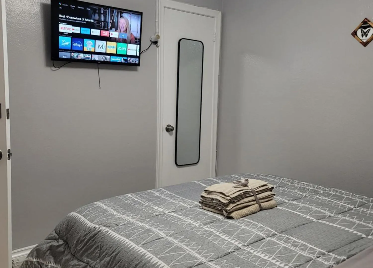 Falstaff Home Toronto 0*,