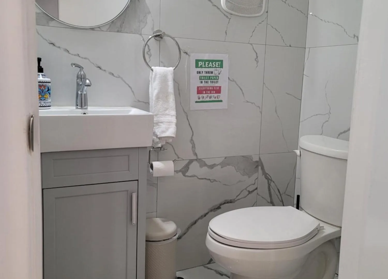 Homestay Falstaff Home Toronto